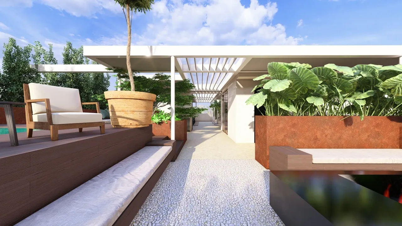 Diseño de terraza en azotea con pasillo de guijarros blancos, bancos de madera oscura con cojines claros y grandes macetas rectangulares de acero corten. El espacio está cubierto parcialmente por una pérgola blanca moderna y presenta vegetación exuberante y una silla de diseño